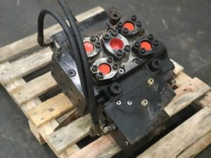 Distribuitor hidraulic pentru volvo ecr88 plus