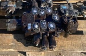 Distribuitor hidraulic komatsu wa320-3 1 Distribuitor hidraulic komatsu wa320-3
