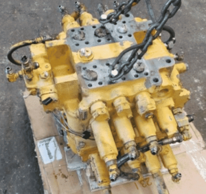 Distribuitor hidraulic pentru excavator komatsu pc600 1 Distribuitor hidraulic pentru excavator komatsu pc600