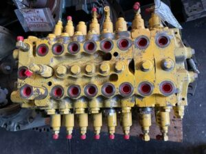 Distribuitor hidraulic komatsu pw130 1 Distribuitor hidraulic komatsu pw130