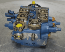 Distribuitor hidraulic pentru vola Liebherr L544