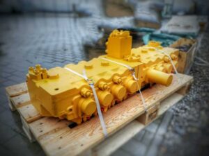 Distribuitor hidraulic pentru liebherr r974 1 Distribuitor hidraulic pentru liebherr r974