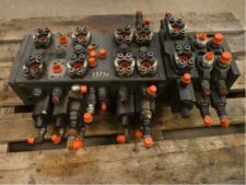 Distribuitor hidraulic pentru Volvo EW150