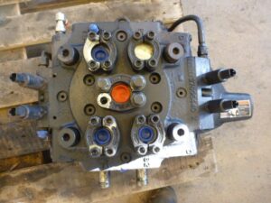 Distribuitor incarcator volvo l120 1 Distribuitor incarcator volvo l120