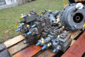 Distribuitor hidraulic liebherr r914c - second hand 1 Distribuitor hidraulic liebherr r914c – second hand
