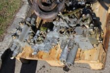 Distribuitor hidraulic pentru încărcător frontal Hitachi ZW 310-13