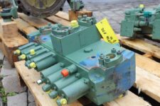 Distribuitor hidraulic pentru Liebherr A312