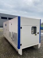Generator de curent FG Wilson 715 kVA cu motor Perkins - Nou, cu garanție