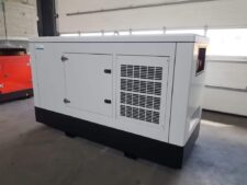 Generator de curent silentios Stamford 120 kVA cu motor Iveco NEF45, nou, cu garantie, automatizare si rezervor