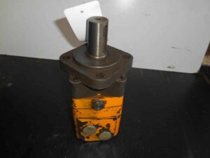 Hidromotor danfoss utilizat, model industrial, culoare galbenă, cu etichetă