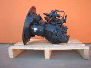 Pompa hidraulică pentru miniexcavator bobcat 553