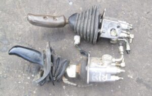 Joystick pentru excavator komatsu pw130 - piese hidraulice second-hand 1 Joystick pentru excavator komatsu pw130 – piese hidraulice second-hand