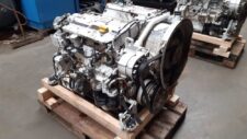 Motor Deutz BF4M1012 reconstruit pe palet de lemn