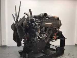 Motor cummins qst30