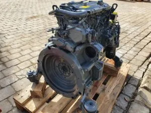 Motor deutz bf4m1012e recondiționat pe palet de lemn