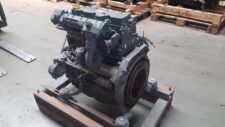 Motor Deutz BF4M2011 Pe Palet În Depozit