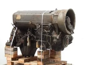 Motor deutz bf6l513r – utilizat, montat pe suport de lemn