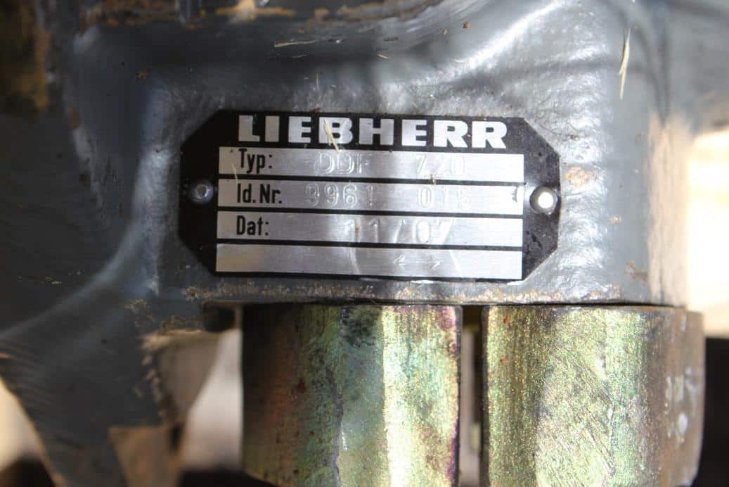 Motor hidraulic Liebherr R924 Compact