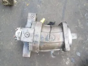 Motor hidraulic pentru excavator komatsu pw130-6k