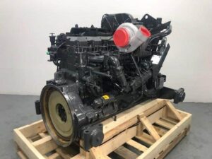 Motor komatsu cu 6 cilindri