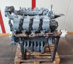 Motor liebherr d9508, complet recondiționat, montat pe palet de lemn