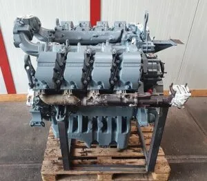 Motor liebherr d9508, complet recondiționat, montat pe palet de lemn