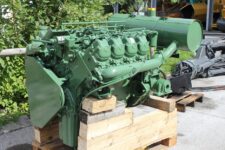 Motor Mercedes OM422-13 - Recondiționat și Vopsit Verde