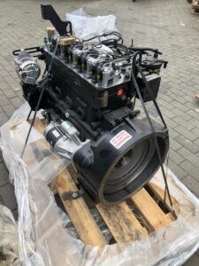 Motor nou yanmar 4tnv94 pe palet, ambalat pentru transport
