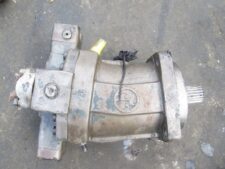 Motor hidraulic uzat pentru Komatsu PW130-6K