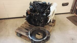Motor mitsubishi s3l-12 pe palet de lemn 1 Motor mitsubishi s3l-12 pe palet de lemn