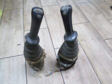 Joystick pentru excavator Caterpillar 320 - Set 2 bucăți