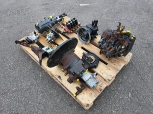 Piese second hand pentru new holland e70 - diverse componente hidraulice și mecanice 1 Piese second hand pentru new holland e70 – diverse componente hidraulice și mecanice