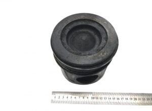 Piston pentru camion iveco stralis/eurotech – dimensiuni: 9 cm diametru, 12 cm înălțime