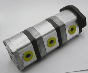 Pompa hidraulică komatsu pc95-12 cu trei secțiuni 1 Pompa hidraulică komatsu pc95-12 cu trei secțiuni