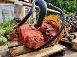 Pompa hidraulică hyundai robex 220 - model 2014 1 Pompa hidraulică hyundai robex 220 – model 2014