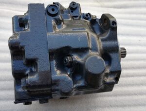 Pompa hidraulică pentru buldoexcavator komatsu wb93r-5
