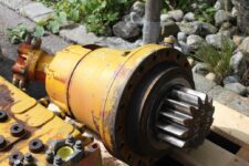 Reductor de Rotire pentru Excavator OK RH6-12 - Componentă Mecanică Robustă