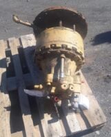Reductor de rotire pentru excavator