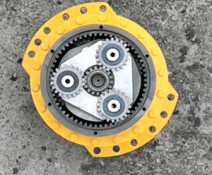 Reductor de rotire pentru komatsu pc220/pc240