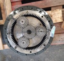 Reductor de rotire pentru excavator Volvo EC240B