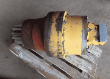 Reductor de rotire pentru utilaje industriale