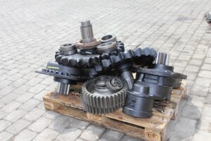 Transmisie finală pentru excavator akerman h10blc - componente pe palet 1 Transmisie finală pentru excavator akerman h10blc – componente pe palet