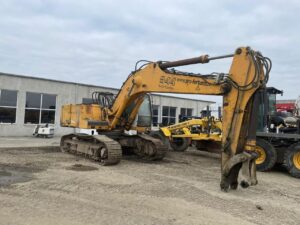 Dezmembrăm excavator liebherr 944 litronic