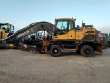 Dezmembrăm Excavator Volvo EW180D - Piese și Accesorii Disponibile