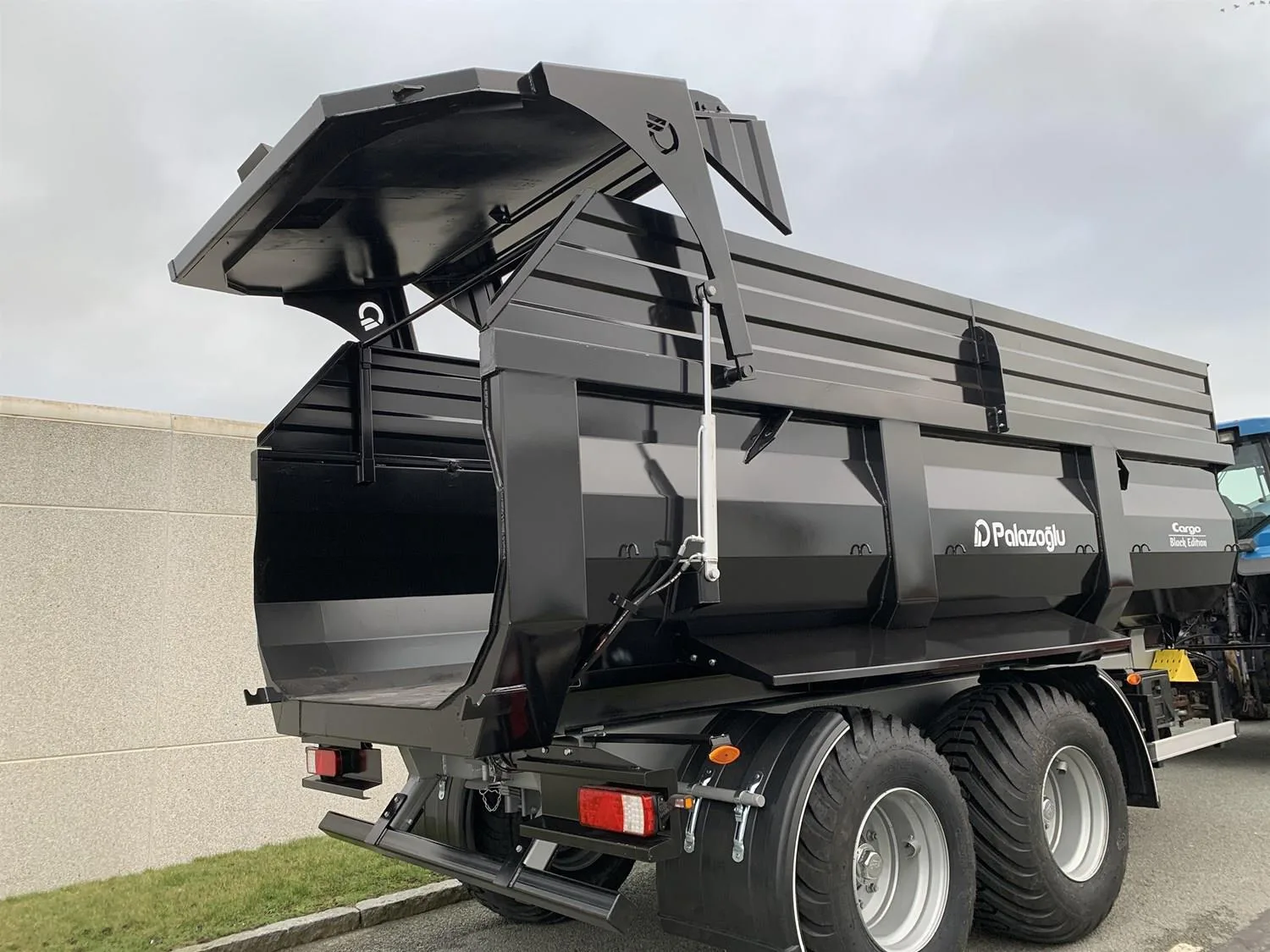 REMORCA AGRICOLA PALAZOGLU BENA TIP U 10 TONE