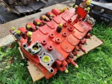 Distribuitor hidraulic excavator Hitachi ZX210LC-6